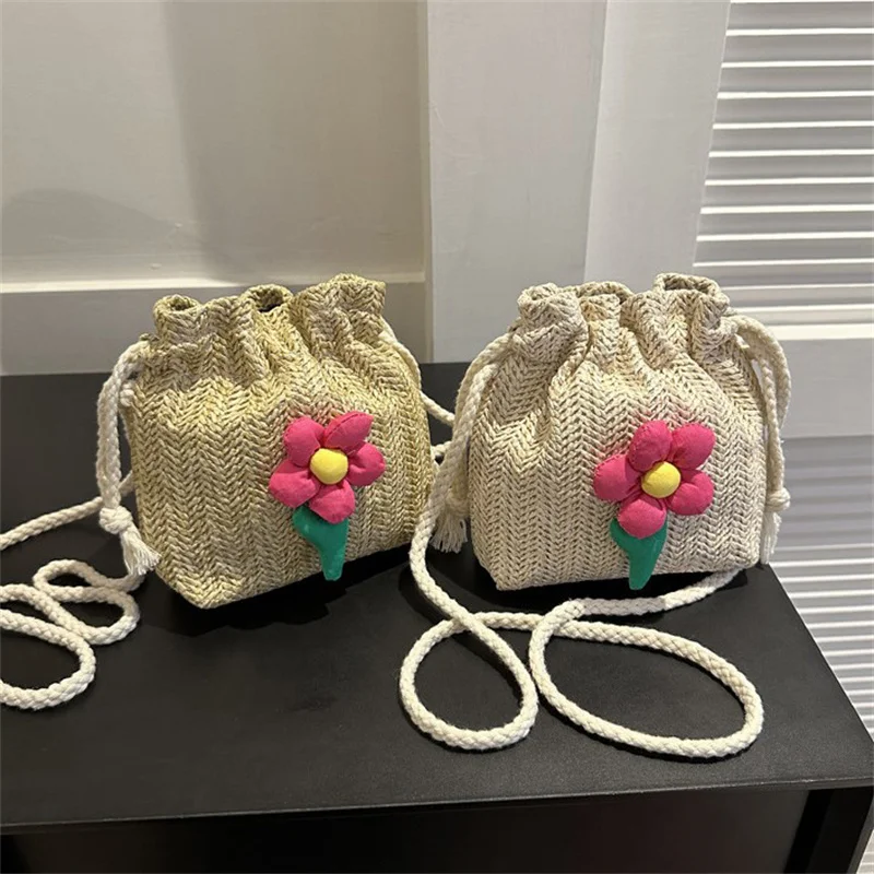 

Summer Beach Little Daisy Shoulder Bag Handbags Straw Weave Bucket Bag Rattan Women Totes Casual Handbag Retro Mini Shoulder Bag