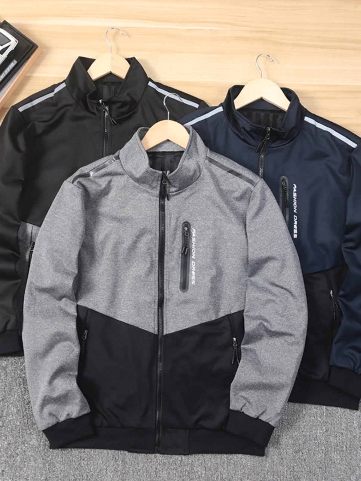 

Outdoor Qui Dry Breathable Men's Stand Collar Reflective Glued Sports Casual Jaet Coat Trendy Long Sve Stand Fit