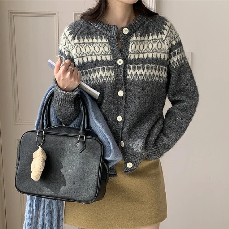 

Women's Retro O Neck Casual Jacquard Long Sleeved Knitted Cardigan Autumn Winter Korean Comfortable Sweater Tops with Hat new