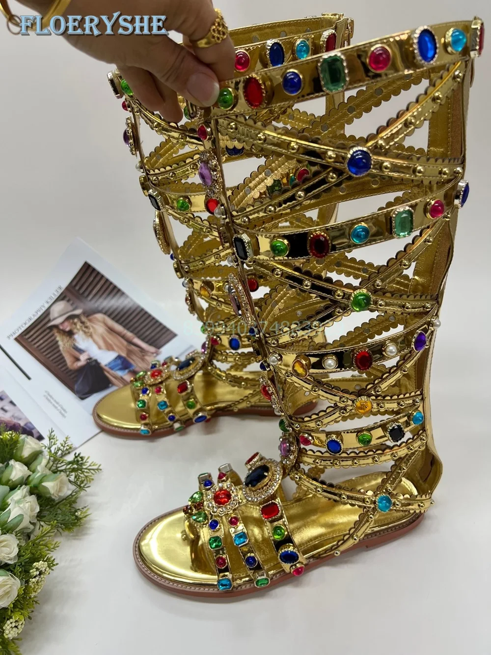 Rhinestone Luxury Sandals Hollow Split Toes Women Summers Boots Zip Gold Cat Walk 2024 New Arrivla Niche Round Toe Flats Fashion