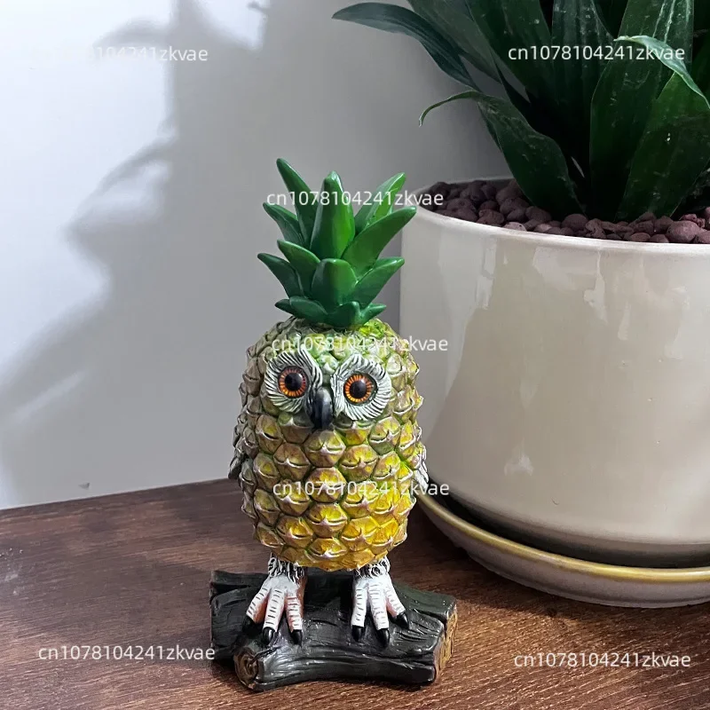 Garden variation pineapple owl resin handicraft ornament, outdoor garden creative decoration