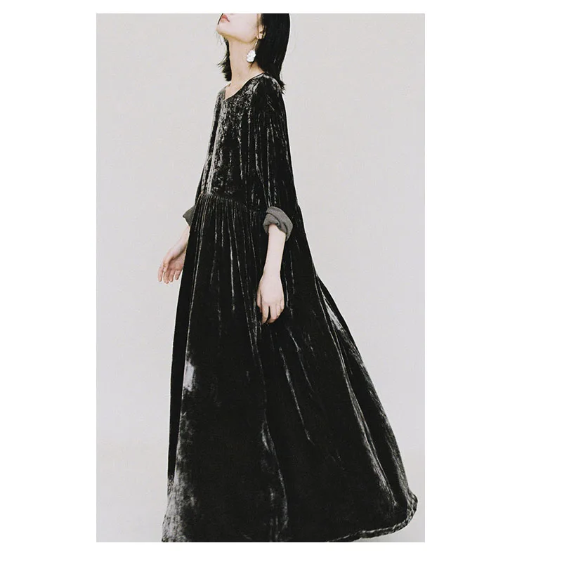 Silkworm Velvet Dress for Ladies, Long-Sleeved, Round-Collar, Pleated Dress, Loose, Minority, Large-sized, Black, Spring, Autumn