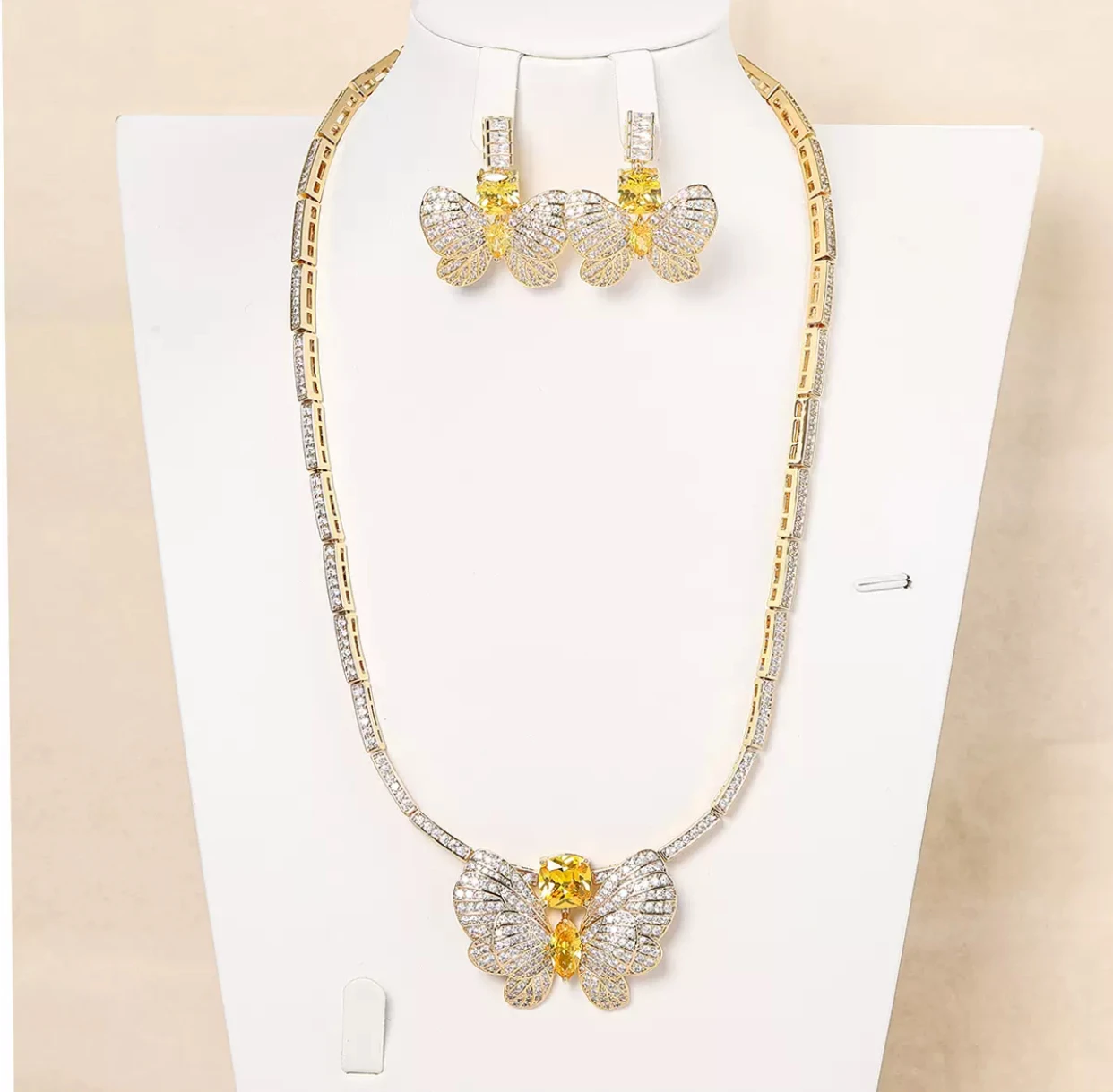 [حلو ورومانسي] قلادة وأقراط حلوة فاخرة وأنيقة مكونة من قطعتين بتصميم عالي الجودة وياقة أقراط