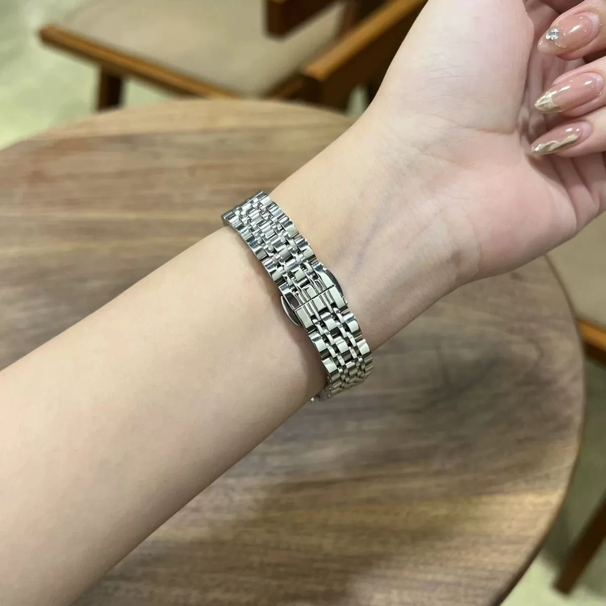 Cinturino in acciaio inossidabile Nuovo per cinturino Apple Watch S11 10 SE 41mm 42mm 45mm 46mm Ultra 2 3 Bracciale in metallo per iWatch Series 9 8 7 6