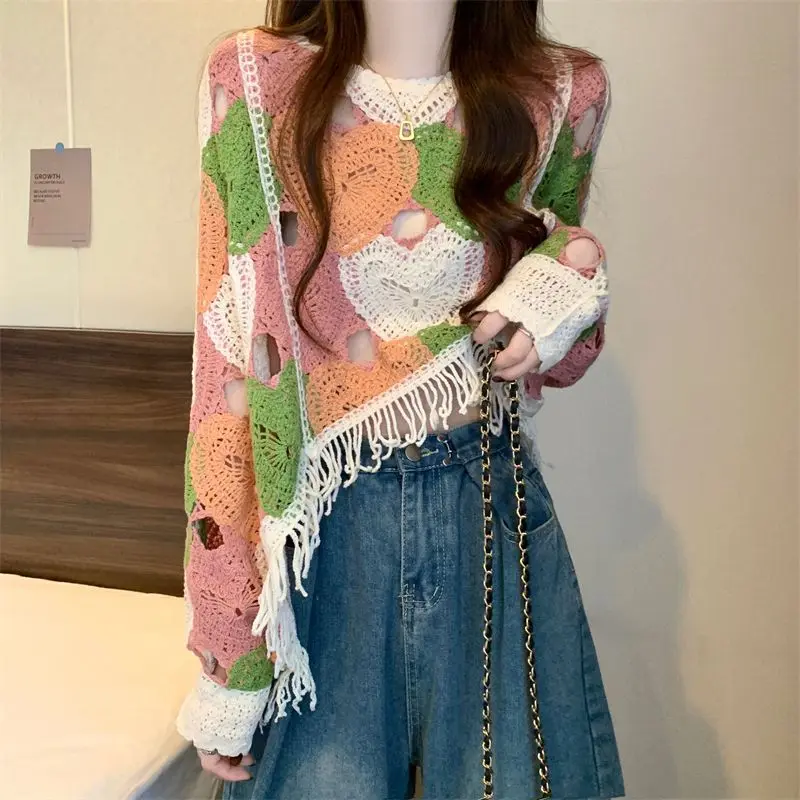 Koreaanse stijl ontwerp gebreide trui dames vroege herfst 2024 nieuwe gehaakte holle kwast losse en dunne top met lange mouwen