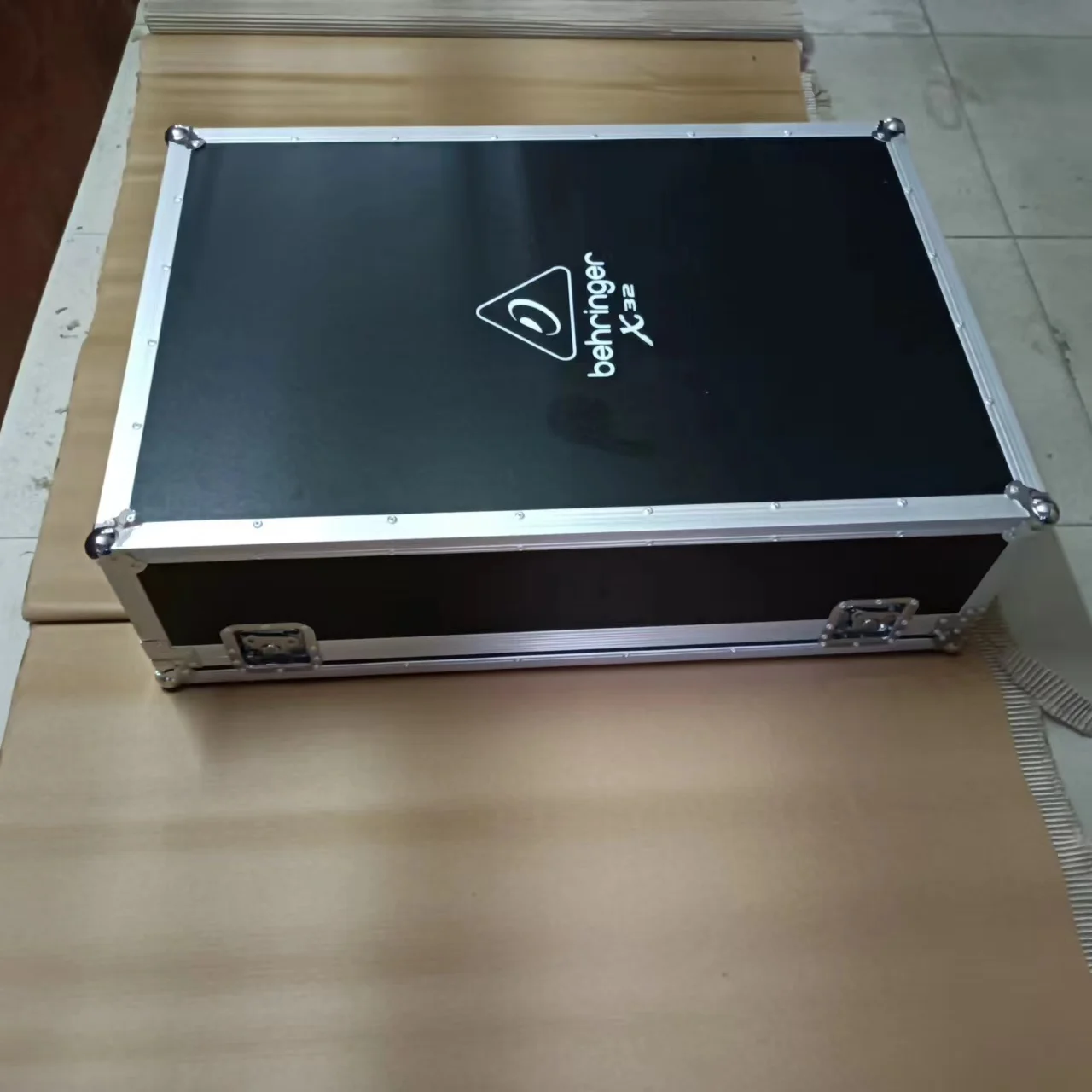 Behringer X32  Digital Desk Flight Box X32 Mixing Console Customized Air Boxes