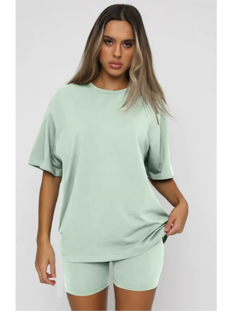

Летняя однотонная футболка с круглым вырезом и короткими рукавами, женские шорты, комплект из 2 предметов, женские модные повседневные свободные спортивные шорты, костюм 2025