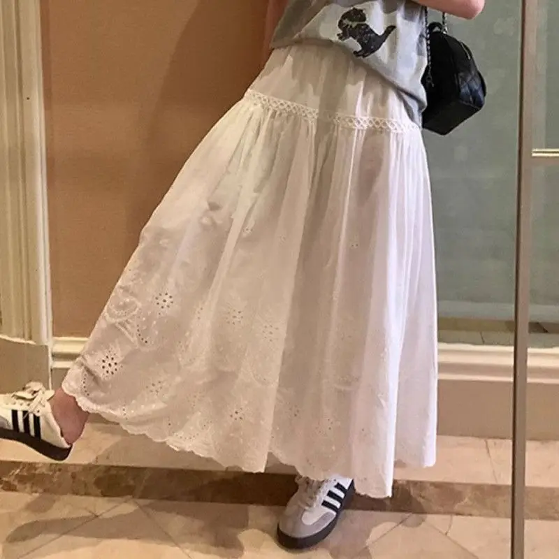 Francuska delikatna haftowana koronkowa długa spódnica damska 2025 Wiosna Lato Wszechstronne duże spódnice z wysokim stanem Nowość