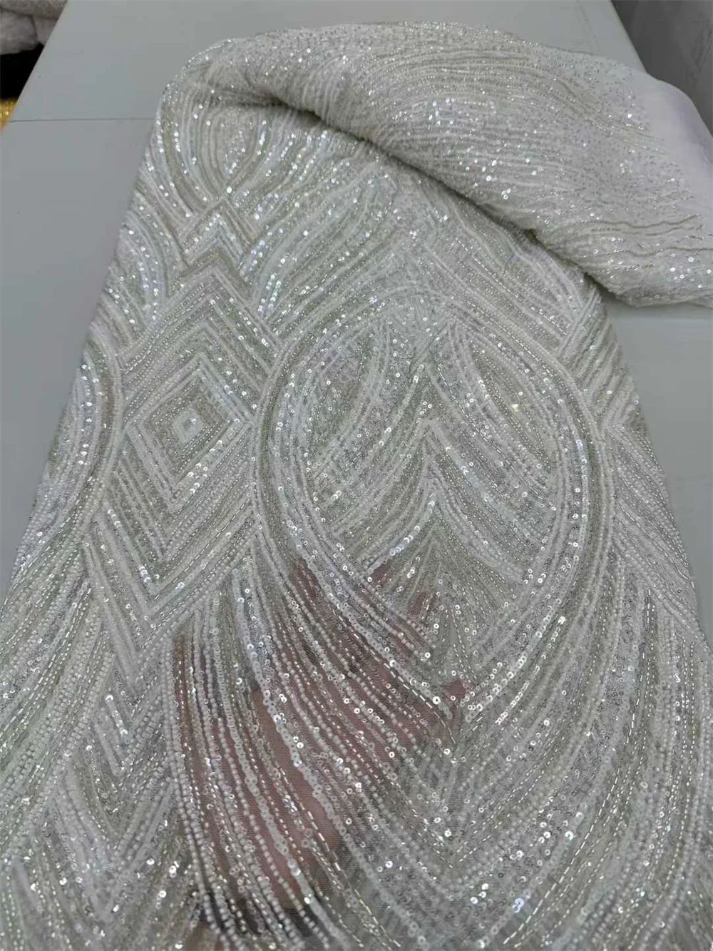 

White African Nigerian French Groom Embroidery 2025 Tulle Sequins Lace Fabric Beautiful Luxurious Heavy Beaded Lace For Wedding