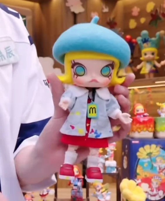 

POPMART 2026 Горячий товар: Серия MOLLY к 20-летию – Коллекционная фигурка в слепой коробке, ценная коллекция, памятный подарок, в наличии