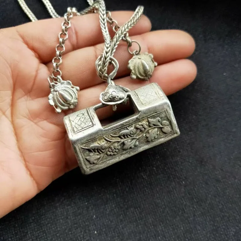 Tibetan Silver Long Life Lock Ethnic Style Handmade Exquisite Gift for Friends' Birthday Party Gift