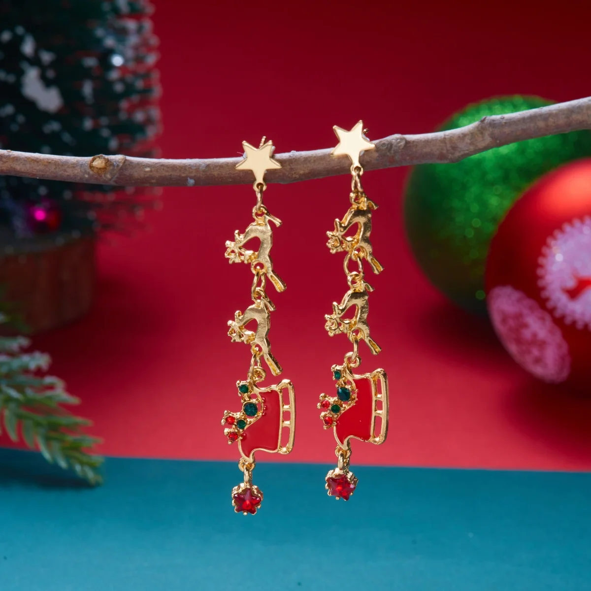 Weihnachtliche Emaille-Ohrringe mit Rentier-Schlitten-Motiv für Damen, Schneeflocken- und Rundform-Ohrringe, hängende Ohrringe, neues Geschenk für Weihnachtsfeiern und Feiertage, Schmuck. – Detail 15