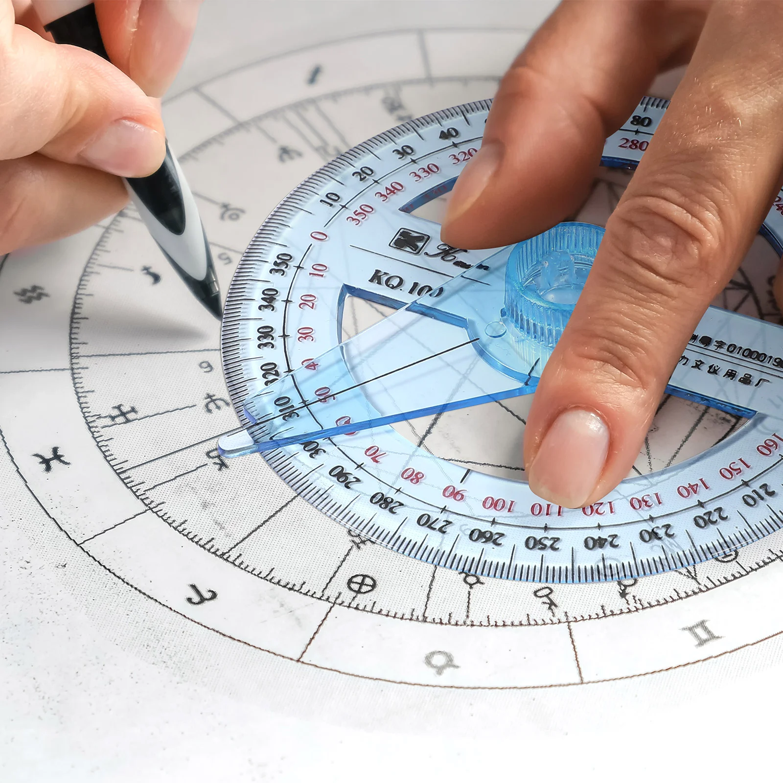 2 Stück geometrischer Winkelmesser für Geometrie Lineal Schulkinder Kreis Klassen zimmer Mathe Winkelmesser Büro Student