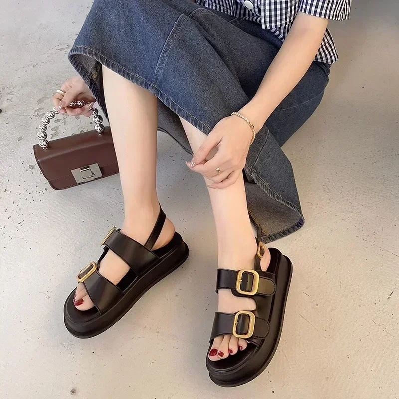 Buty damskie 2024, gorąca sprzedaż, moda damska, jedno słowo, klamra, buty dla kobiet, platforma z odkrytymi palcami, wodoodporne sandały damskie