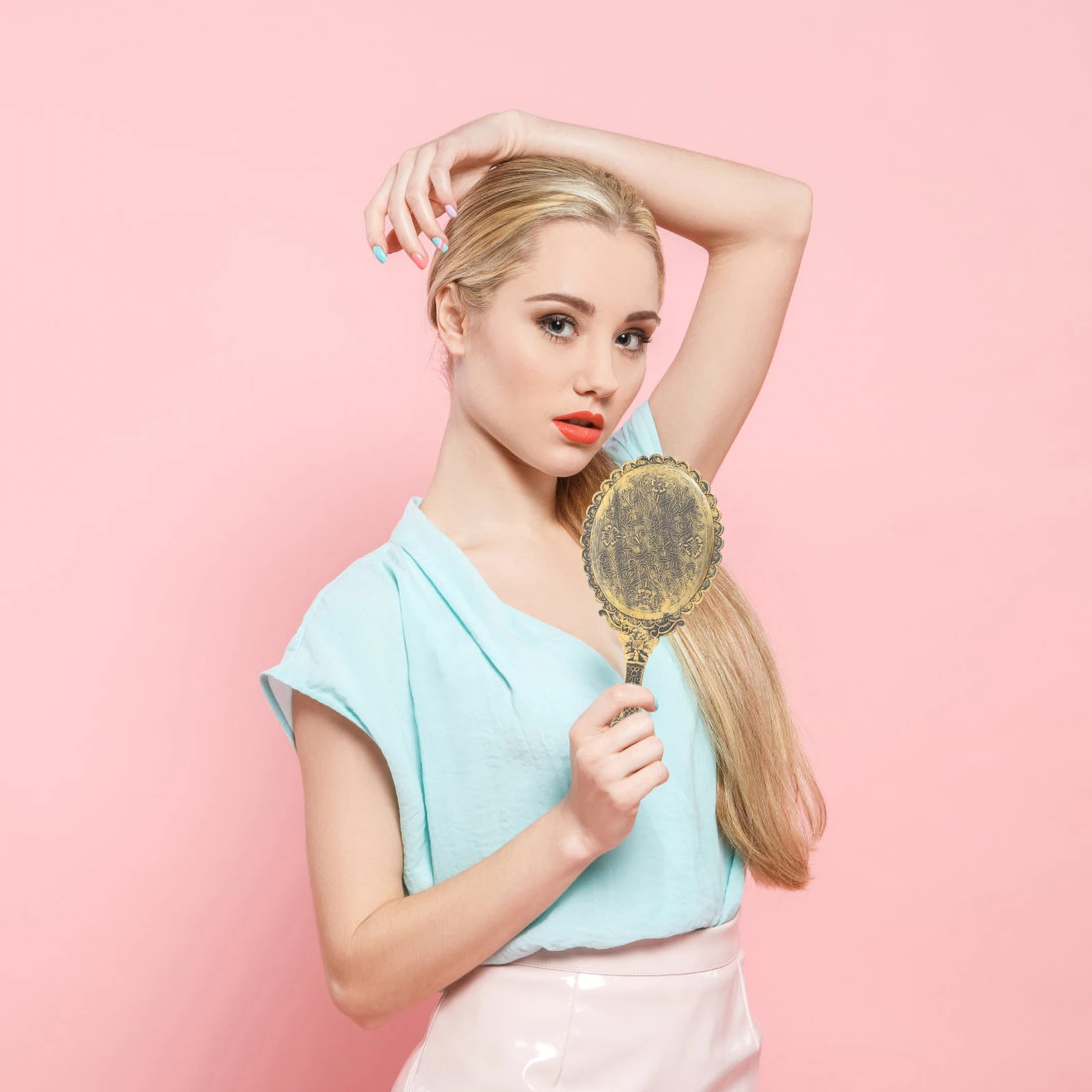 

2Pcs Classic Vintage Makeup Mirror Handheld Mirror Portable Travel Friendly Lightweight Bronze Finish Exquisite