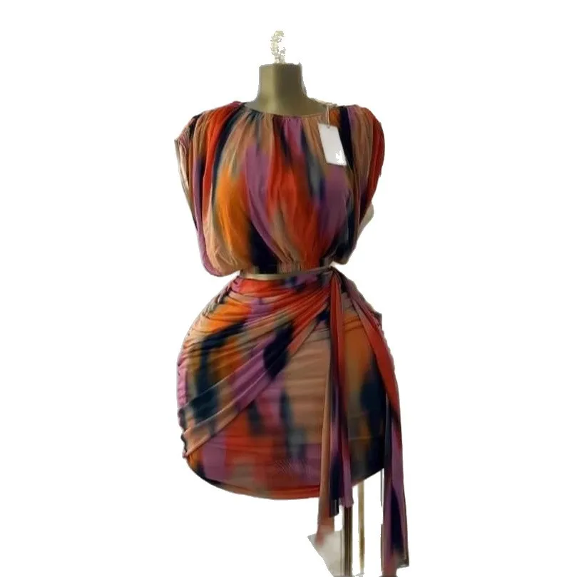 ชุดเซ็ตสองชิ้น เสื้อแขนกุดคอทรงกลมพิมพ์ลายมัดย้อมระดับไฮเอนด์สำหรับผู้หญิง ฤดูร้อน 2025 + กระโปรงสั้น