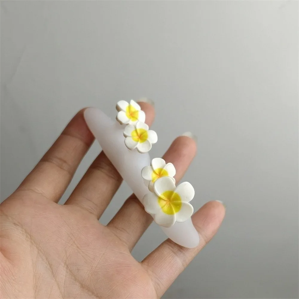 Soft Silicone Nail Art Separators Flower Design Flexible Toe Separators Reusable Non-Slip Nail Art Applicator Nail Studio