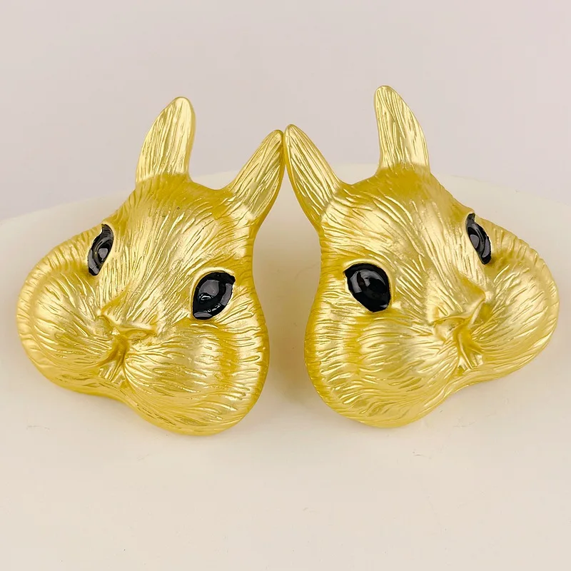 Vintage Women Men Classic Rabbit Design Brooches Earrings Baroque Palace Style Unisex Metal Crystal Animal Pins Badges Jewelry