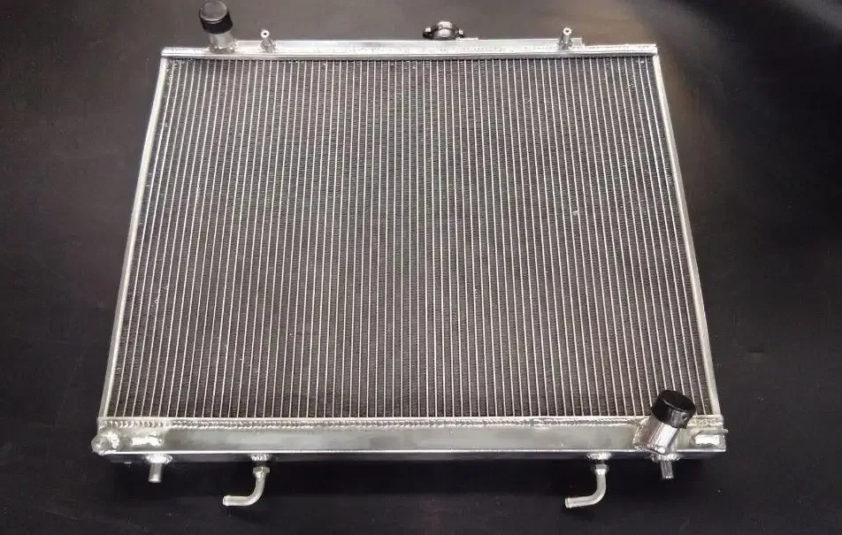 

For Mitsubishi Pajero III Shogun/Sfx V60/V70/V80 NM NP NS NT 4M40/4M41 2.8/3.2 TD/Di-D V6 AT/MT 2000-ON Aluminum Radiator