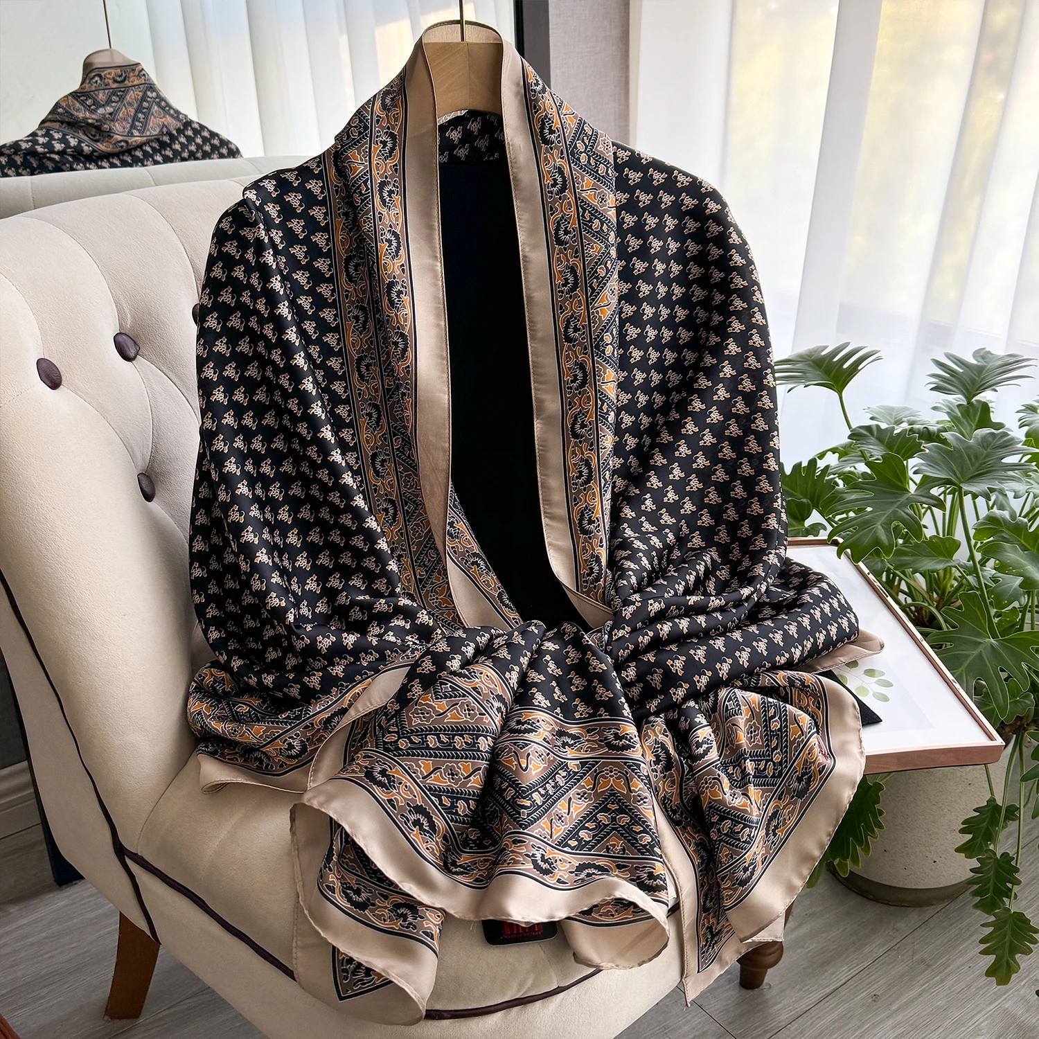 أحدث الربيع عالية الجودة وشاح حريري ناعم النساء السيدات أنيقة طباعة وشاح أزياء شال الشاطئ الحماية من الشمس مصمم وشاح