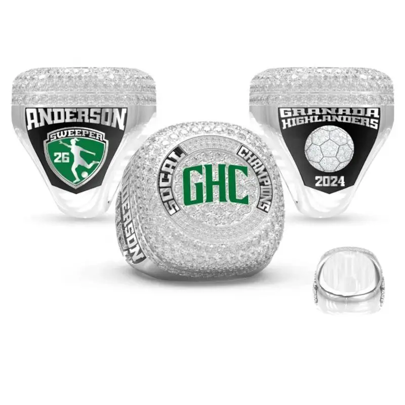 يمكن تخصيص حلقات البطولة الرياضية للشباب بتصميم شخصي، بما في ذلك الأسماء وأرقام اللاعبين، والرجبي، والبيسبول، #2