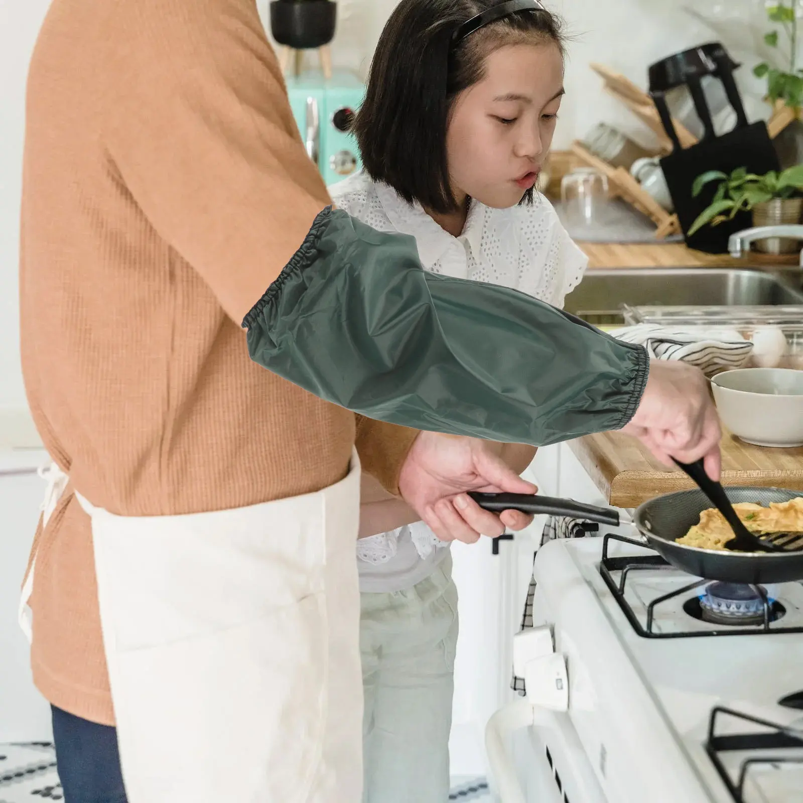 

1Pair Kitchen Oil-Proof Arm Sleeves Waterproof Elastic Oversleeves Reusable Protective Covers for Cooking Dishwashing Cleaning