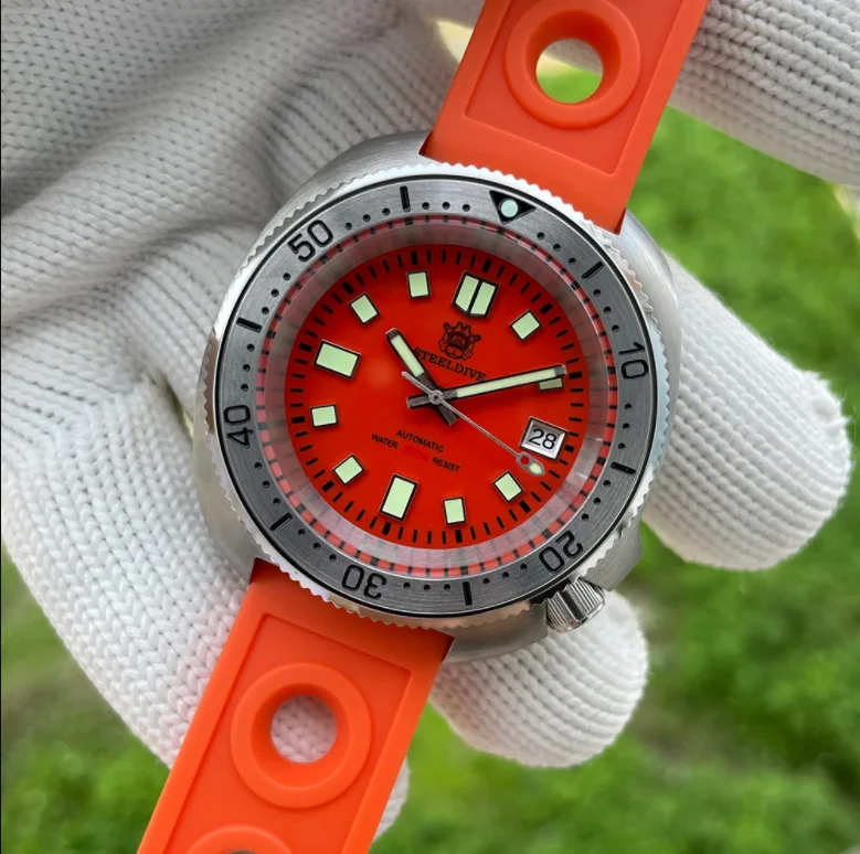 STEELDIVE Men Diver Watch 43.8mm Turtle Automatic Mechanical Wristwatch 20ATM Waterproof C3 Luminous Sapphire NH35 Steel Bezel