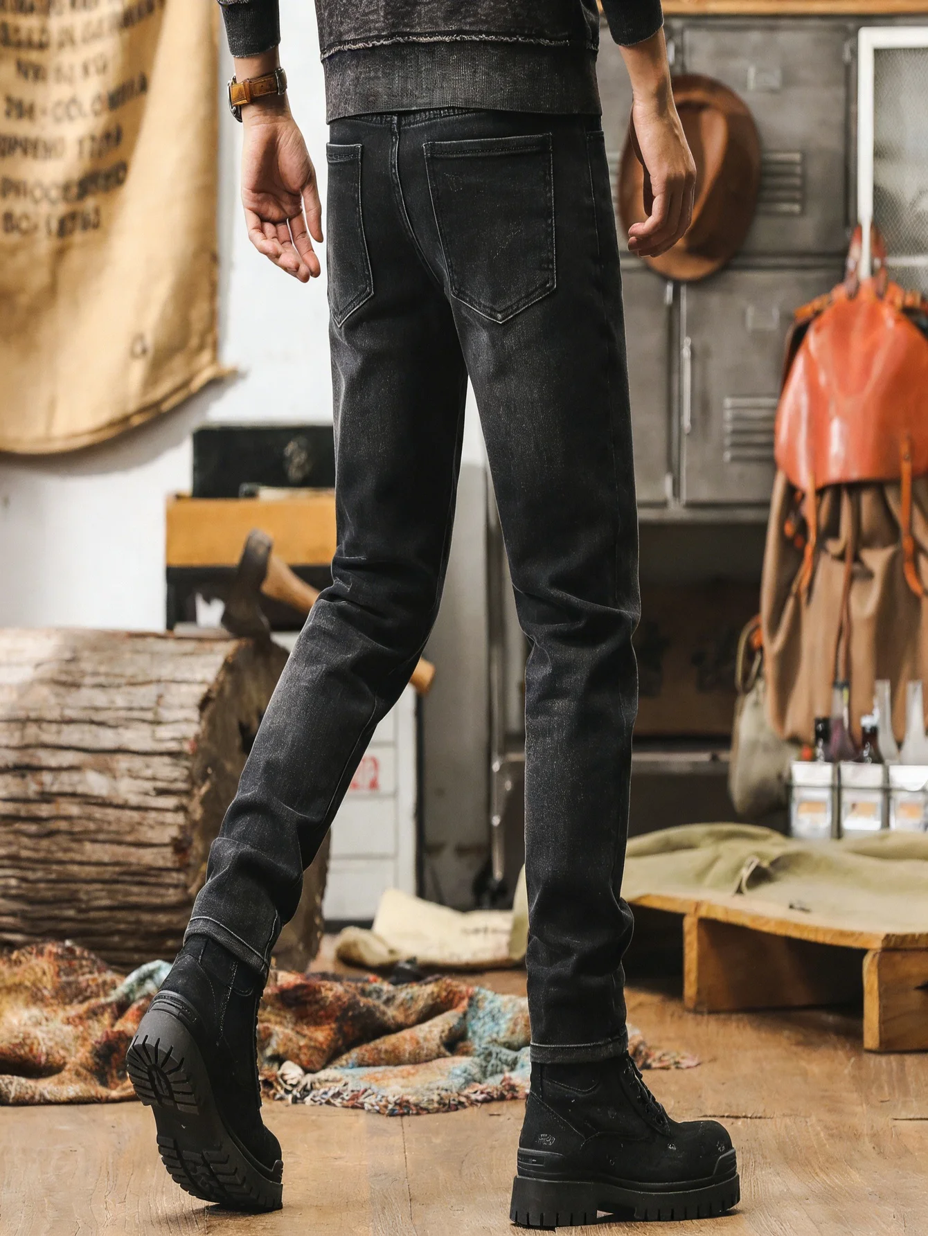 

Однотонные джинсы унисекс, черные, узкие, в стиле ретро Y2K, оригинальные, без аксессуаров и ремней.