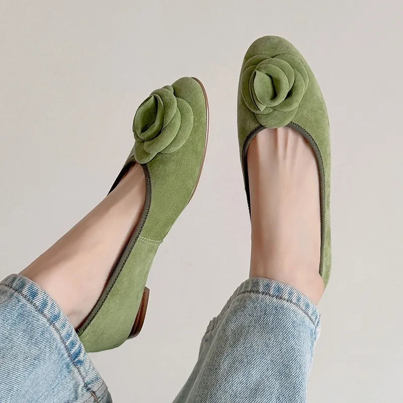 nuevos-zapatos-de-mujer-de-gamuza-de-oveja-para-primavera-otono-zapatos-de-punta-redonda-con-flores-a-la-moda-para-mujer-tacones-bajos-mocasines-hechos-a-mano