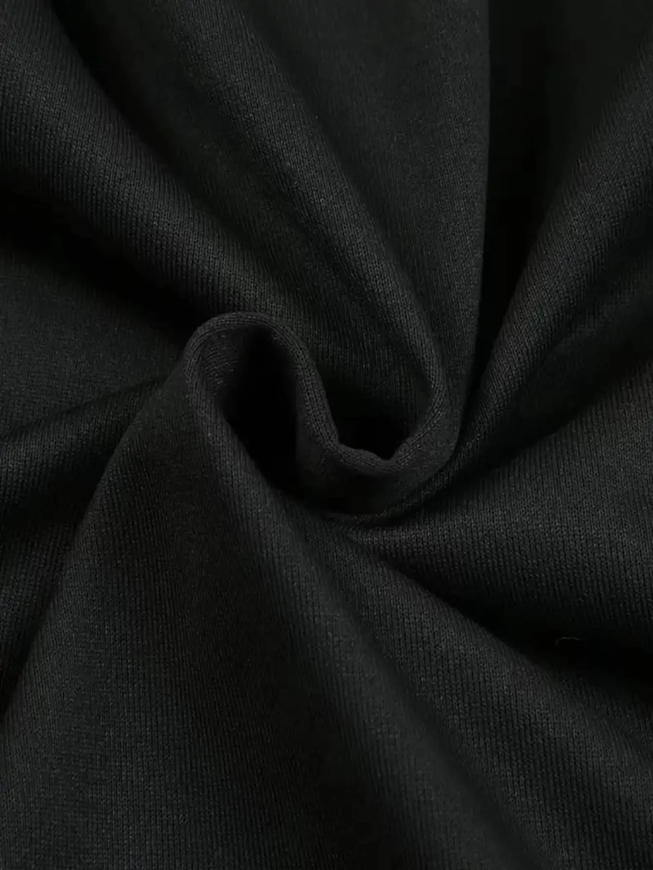 هوديي برسومات حروف ريترو بولد للرجال - أسود مع طباعة "Yeet" متعددة الألوان، نسيج نقي ناعم قابل للتمدد، جيب الكنغر