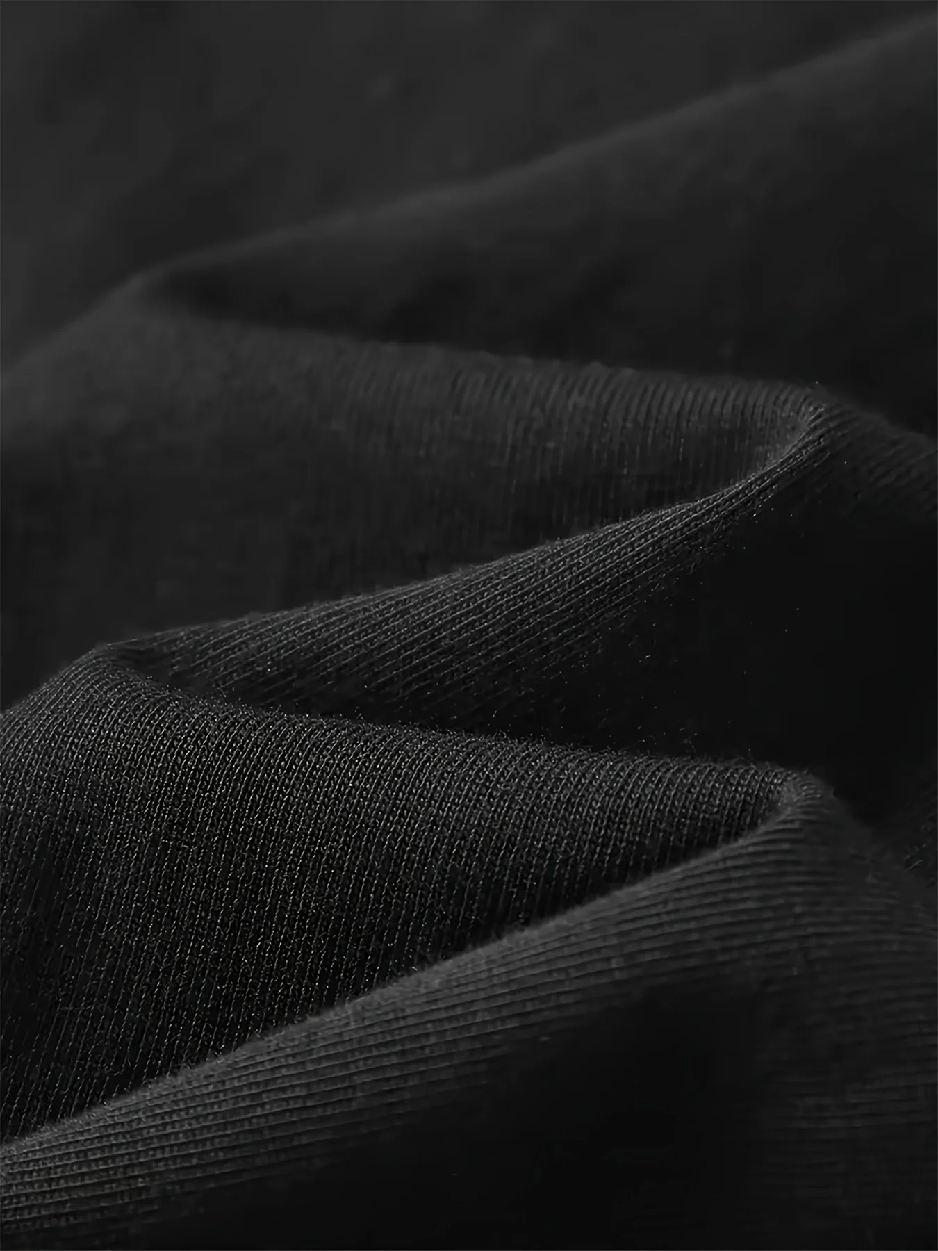 Camiseta gráfica bordada Xoxo con detalle de lazo para trajes casuales