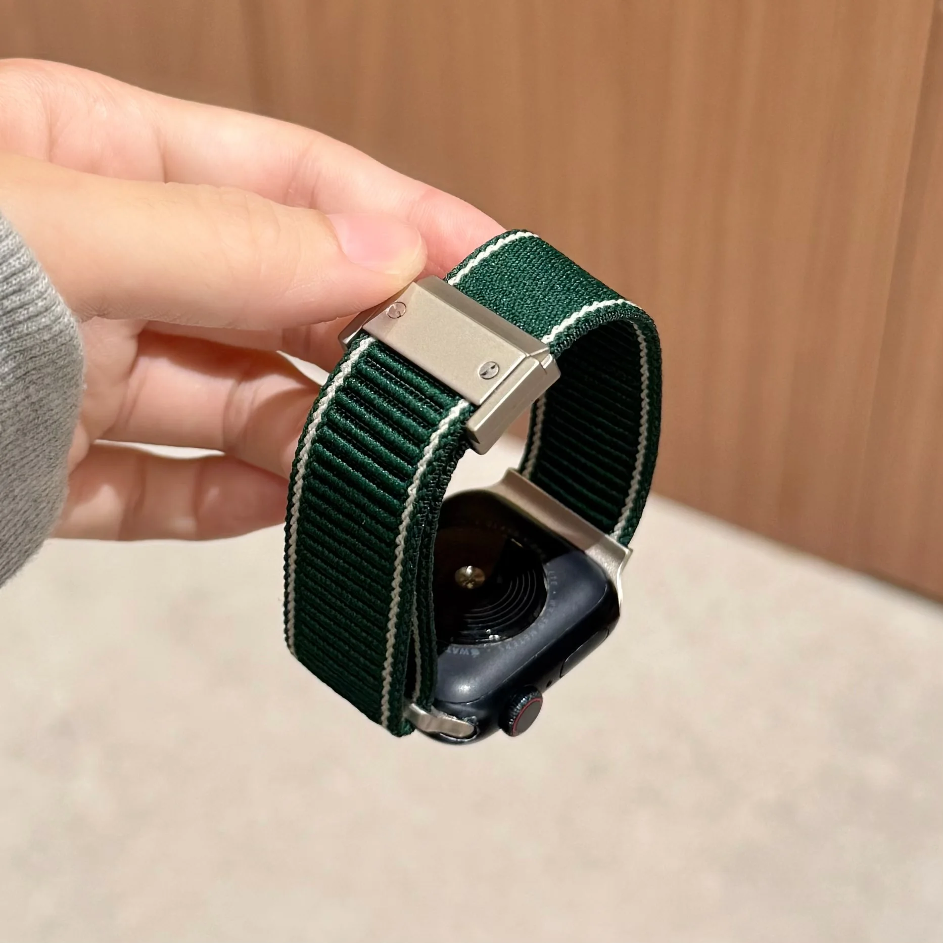 Edge-Woven Nylon Magnetic Buckle Strap, Suitable for Apple Watch 38/40/41/42/44/45/49mm, Soft Material Suitable for iWatch Series 11/9/8/7/6/5/4/3Se, Comfortable and Breathable Smart Watch Strap