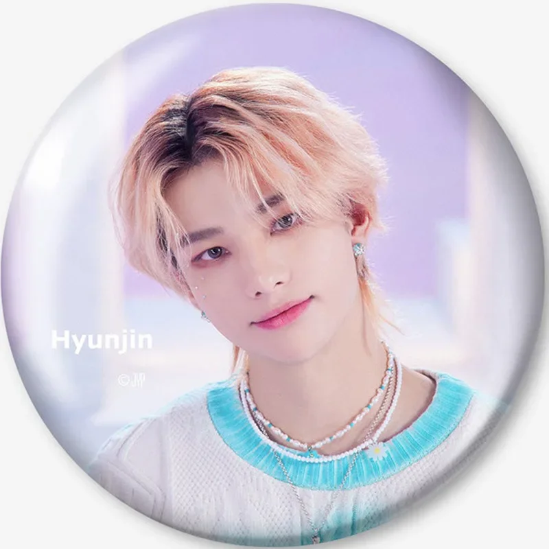 Kpop nuovo Album 5-STAR Pins Badge Fashion Cute Character Pin spilla accessori per vestiti cappello zaino decorazione Collect