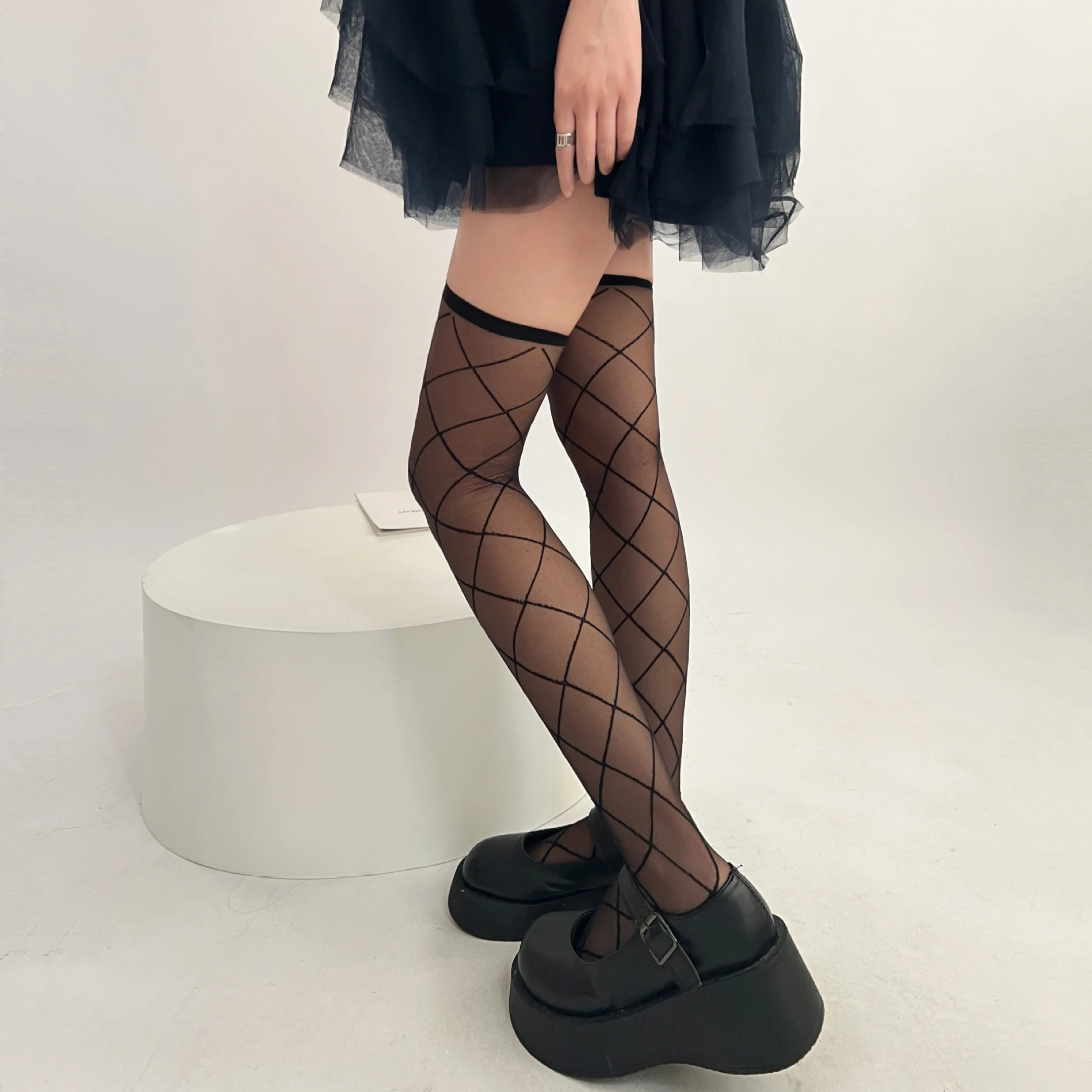 

new medias Diamond Grid Stockings for Women Lingerie Gothic Lolita Costume Japanese JK Girl Cross Line Black Silk sheer Stocking