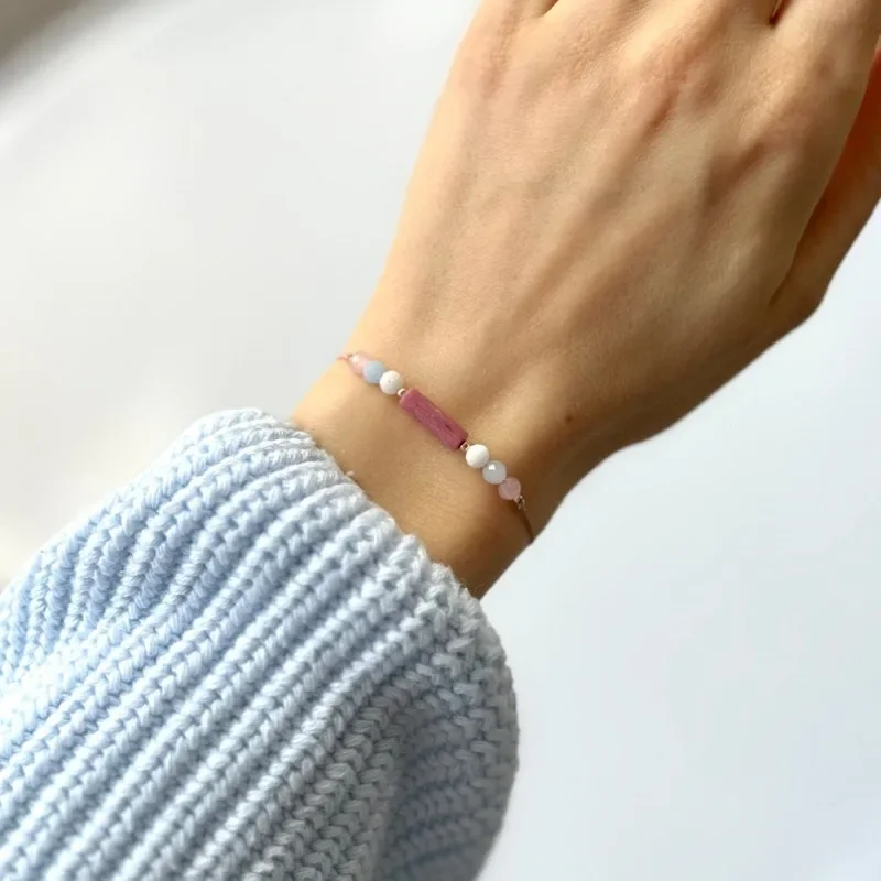 Healthy Pregnancy bracelet | Pregnancy gifts, gifts for moms, gifts for expectant moms, pregnancy jewelry gifts for her