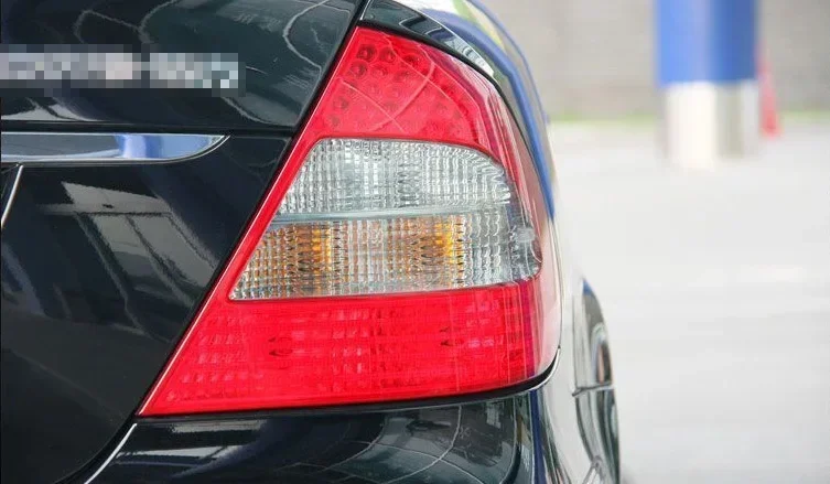 الخلفي الأيسر الأيمن مصباح ليد خلفي مصباح استخدام ل Merce des Ben z W211 E-Class E180 E200 E260 2005-2008LED