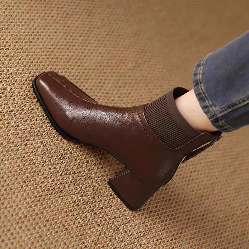 2025 النساء الأحذية منتصف طول الخريف جديد ساحة تو عالية الكعب المرقعة مطاطا التمهيد بولي Leather الجلود المضادة للانزلاق موضة قصيرة التمهيد