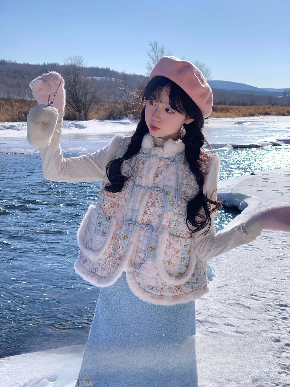

Thi Cotton Floral Patchwork Vest Cheesey Day Winter 2024 New Sle Button up Casual Inner Wear Polyester Blend round Ne
