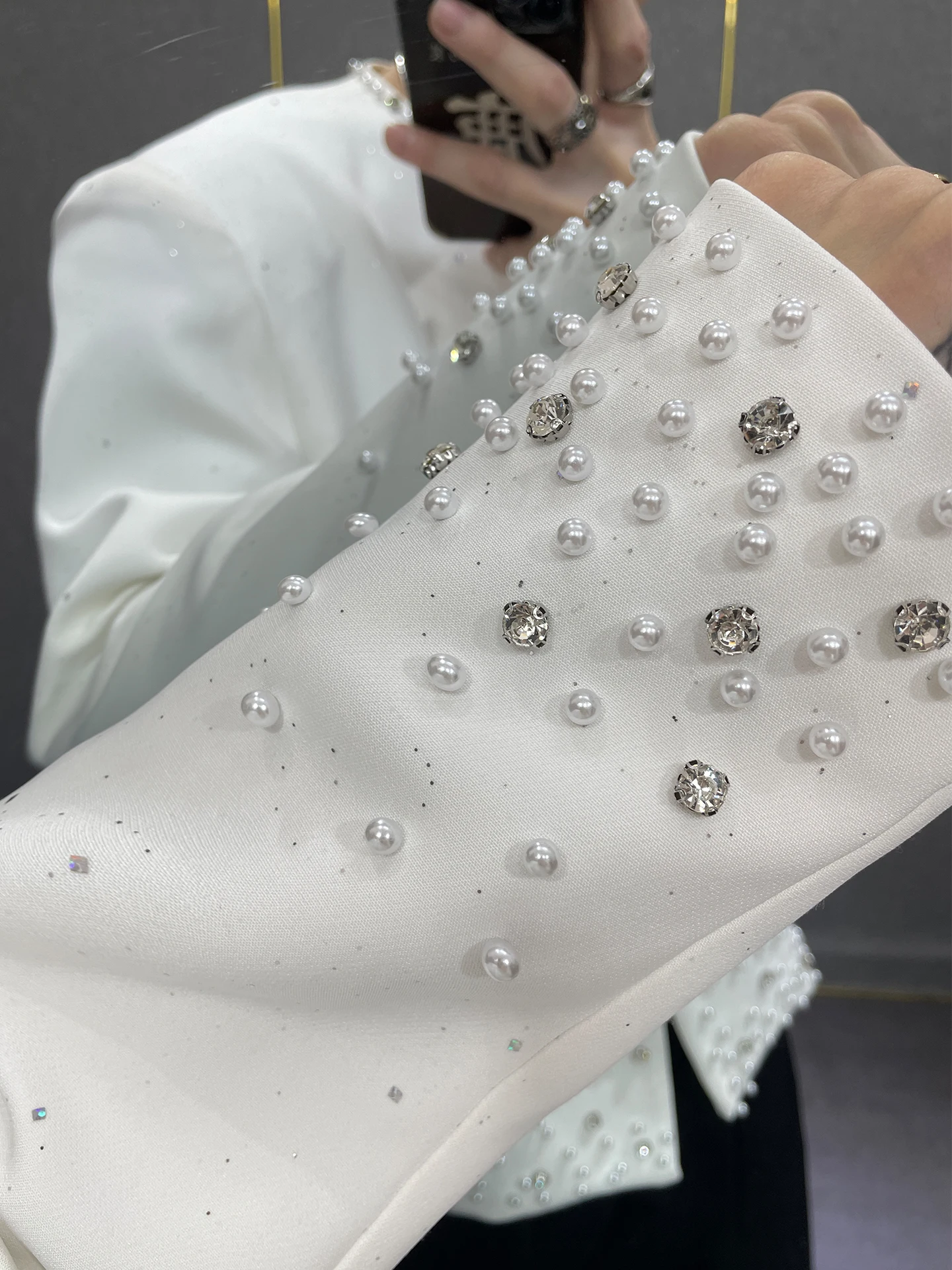 بليزرات بلون سادة للرجال لخريف 2025 تصميم جديد عالي الجودة مرصع بالنجوم وحجر الراين معاطف مصممة مرصعة بالألماس سترات بدلة عصرية #4