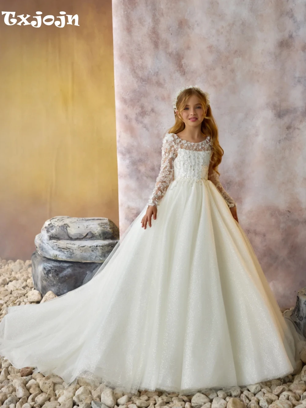 Graceful White Beadded Kids Dresses With 3D Flower Dace Performance Wear Classic O-neck Long Sleeve Princess Gown For Girls