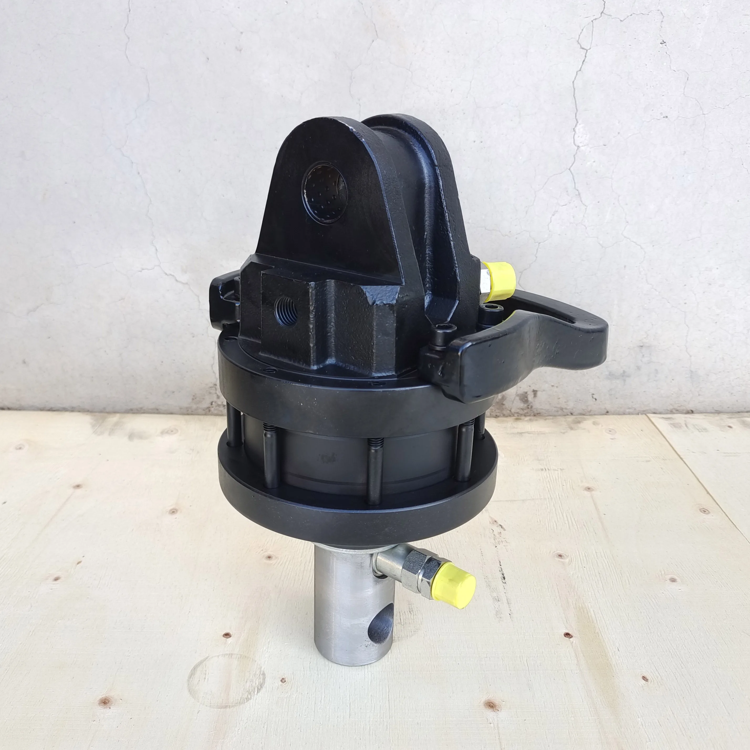 Hydraulic Tilt Rotator For Excavator, 1-5T Forestry Grapple Attachment, High-Performance 360° Rotation Bossworth Gr30