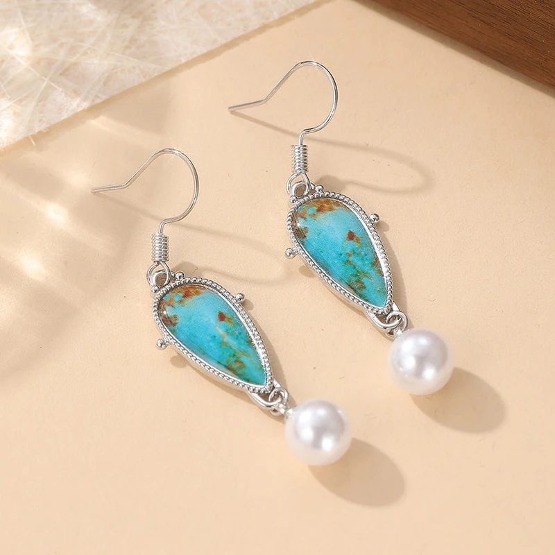 Elegante türkisfarbene Tropfenohrringe im Hofstil für Damen, silberfarben mit synthetischen Perlenanhänger-Ohrringen, Bankettschmuck, Geschenke