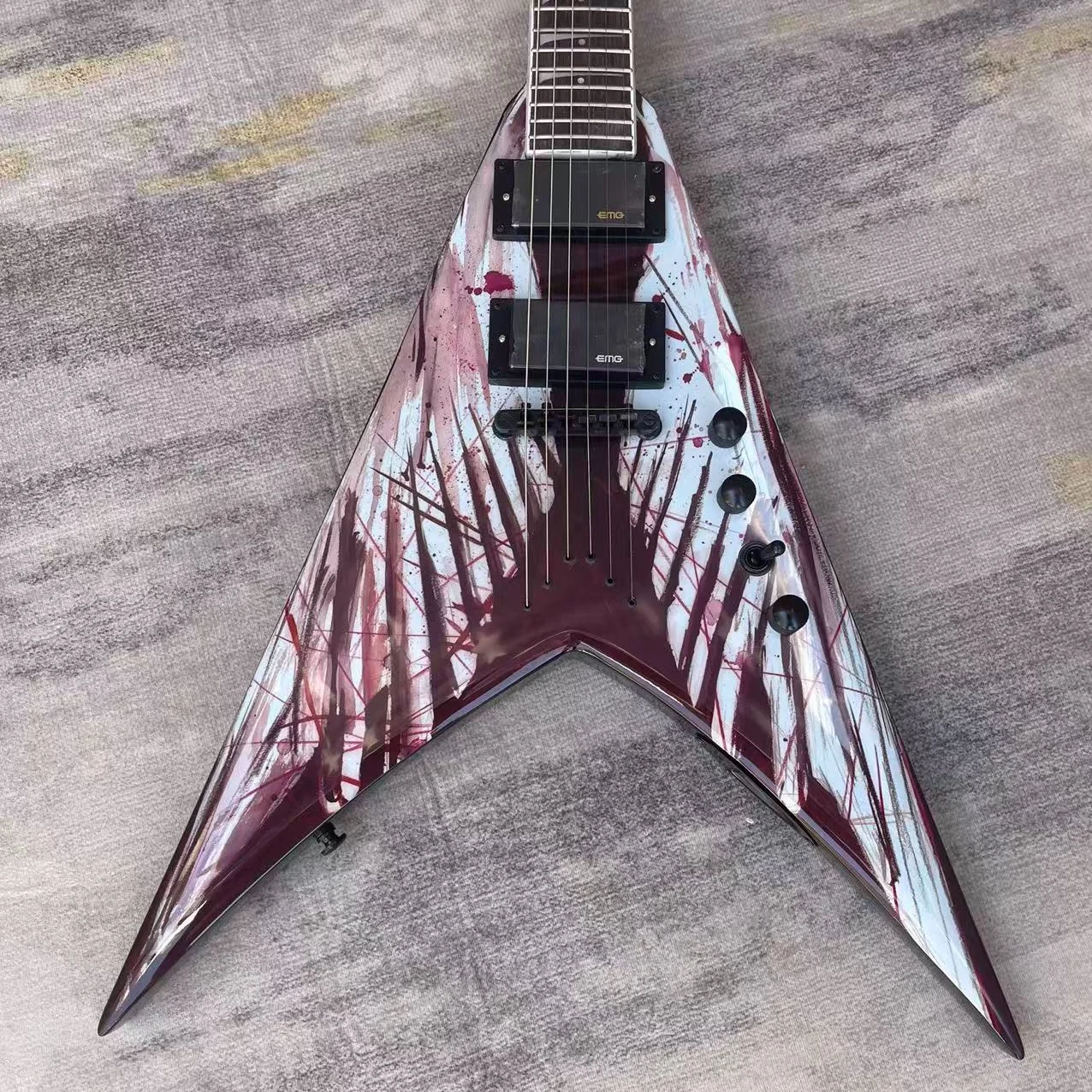 Death Metal Electric Guitar Triangular Tail Body Red Wing Paint Finish HH Sealed Pickups Hardtail Bridge 24 Frets Visual  Sonic view 4