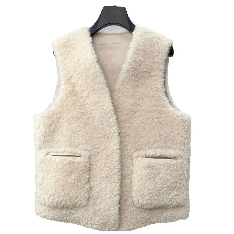 

100 Lambskin fur vest coat, a fashionable and versatile young style. New short V-neck women's cashmere vest