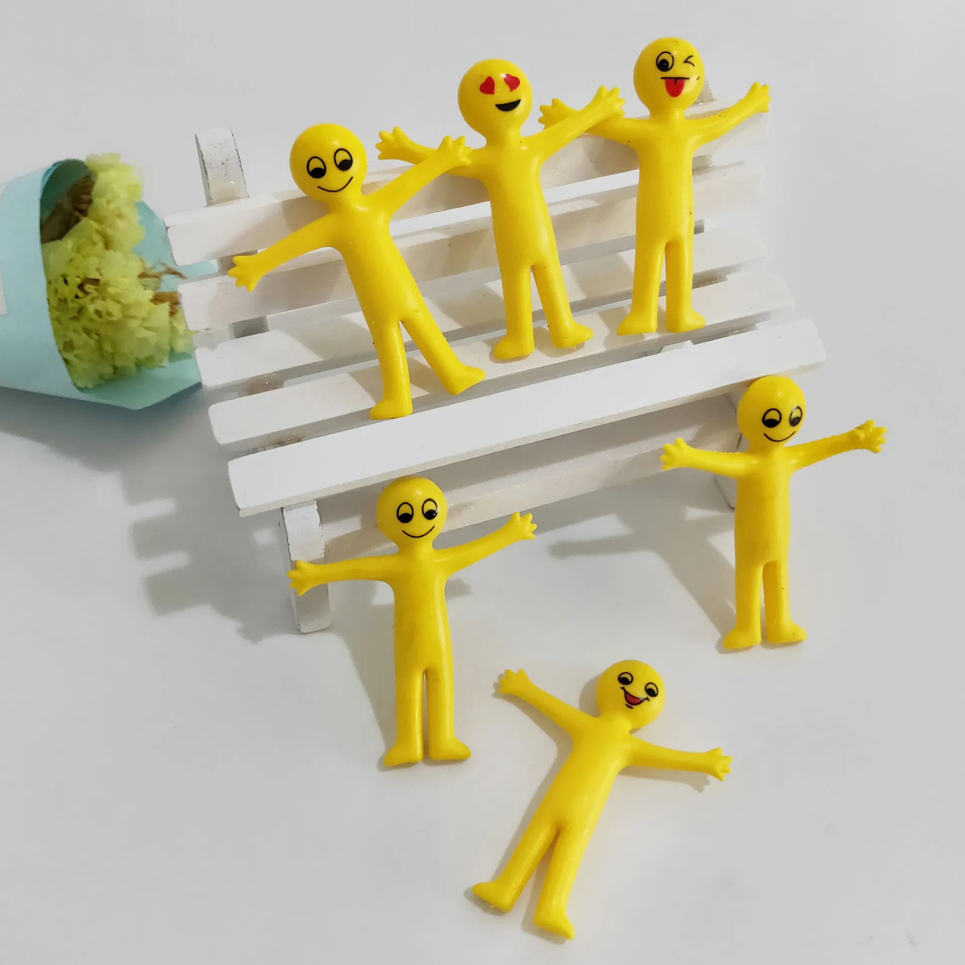 10Pcs/Lot Unique TPR Soft Rubber Expression Little Yellow Man Children Party Twisted Egg Toys Christmas Birthday Surprise Gifts