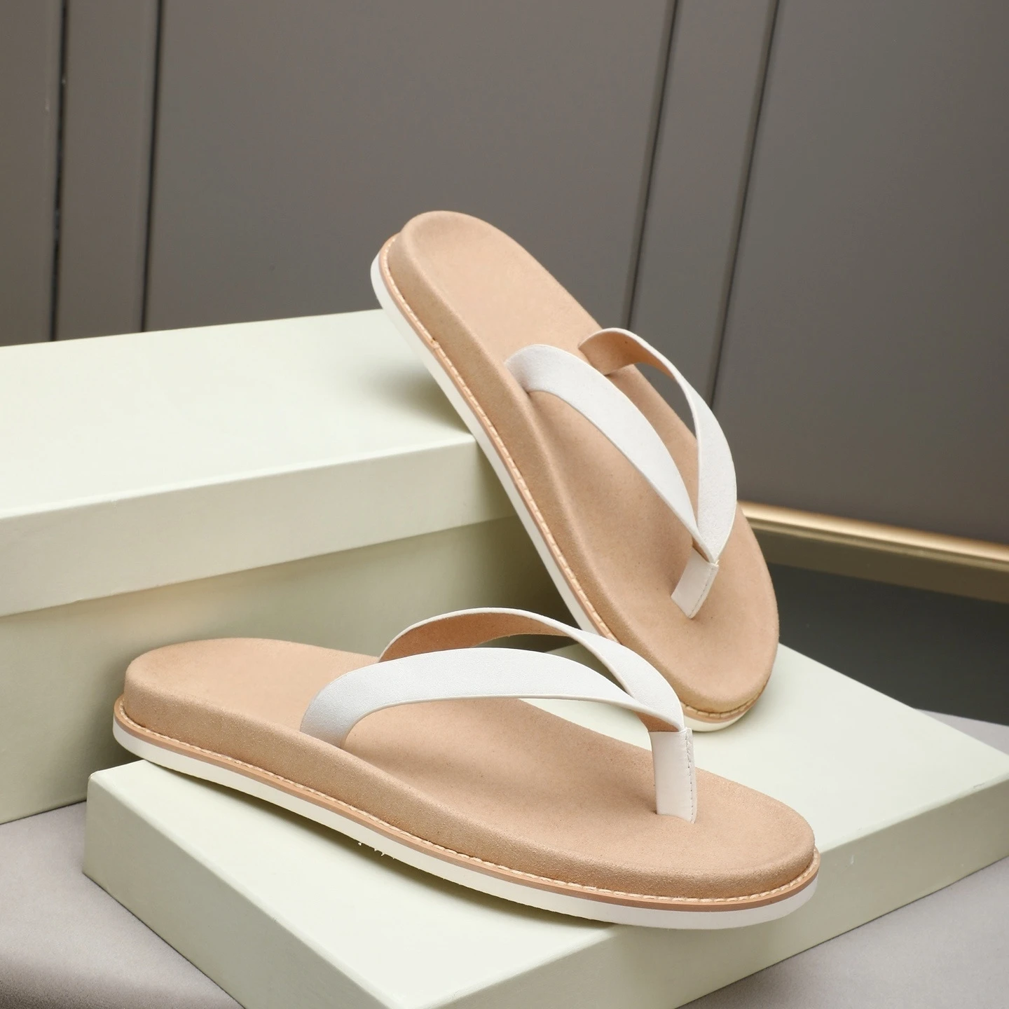 

Luxury Brand Men's Shoes Beach Garden Shoes Fashion House Slippers Flip-Flops Sandals Holiday Gifts Handmade Leather Slippers