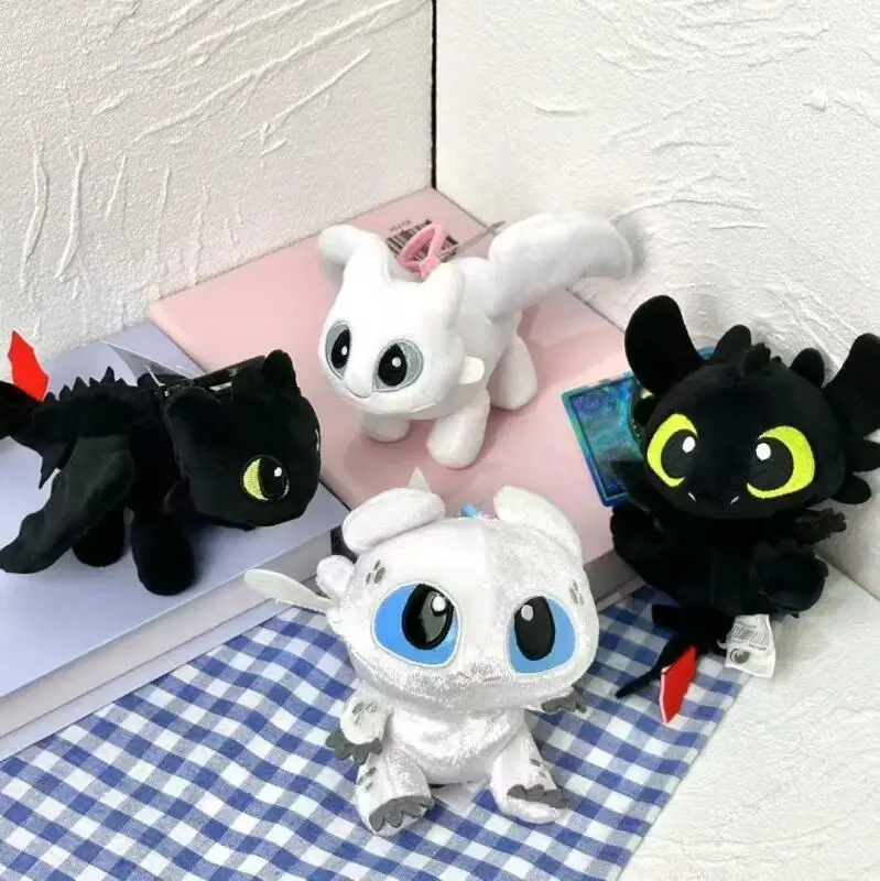 Kawaii Anime Toothless Night Fury Portachiavi in peluche Cartoon Periferico Light Fury Zaino Ciondolo Amici Compleanno Regalo creativo