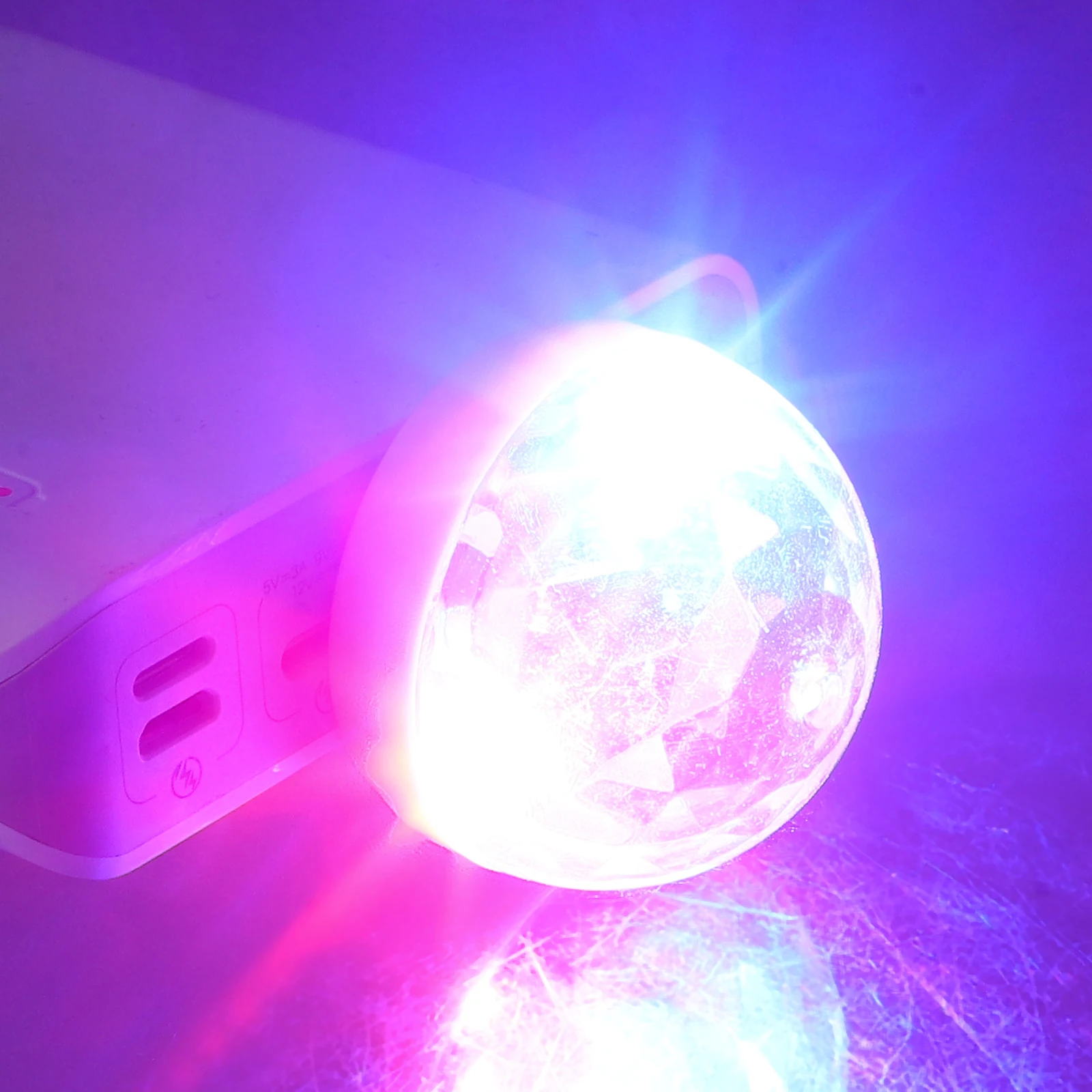 

Мини-светодиодный светильник с питанием от USB, дискотека, DJ, сцена, караоке, вечерние огни, звуковая активация, вращающийся эффект, лампа, легко носить с собой