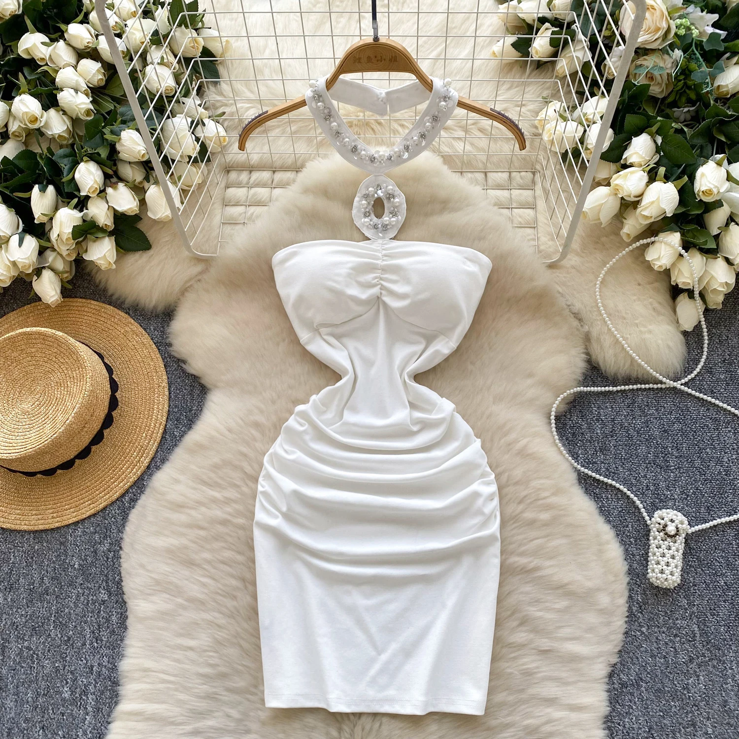 

Женское платье с бретелькой на шее с бриллиантами, женские роскошные элегантные модные платья, вечерние, ужин, банкеты, ночное выходное платье с открытой спиной, сексуальные очаровательные платья