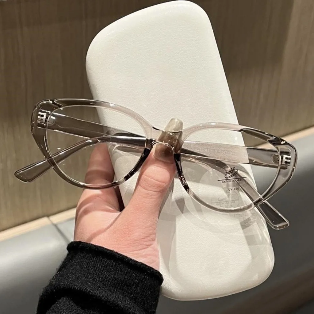 2026 New Retro Cat-Eye Anti Blue Light Prescription Glasses Ultra-Lightweight Comfort High-Definition Customised Eyewear Unisex